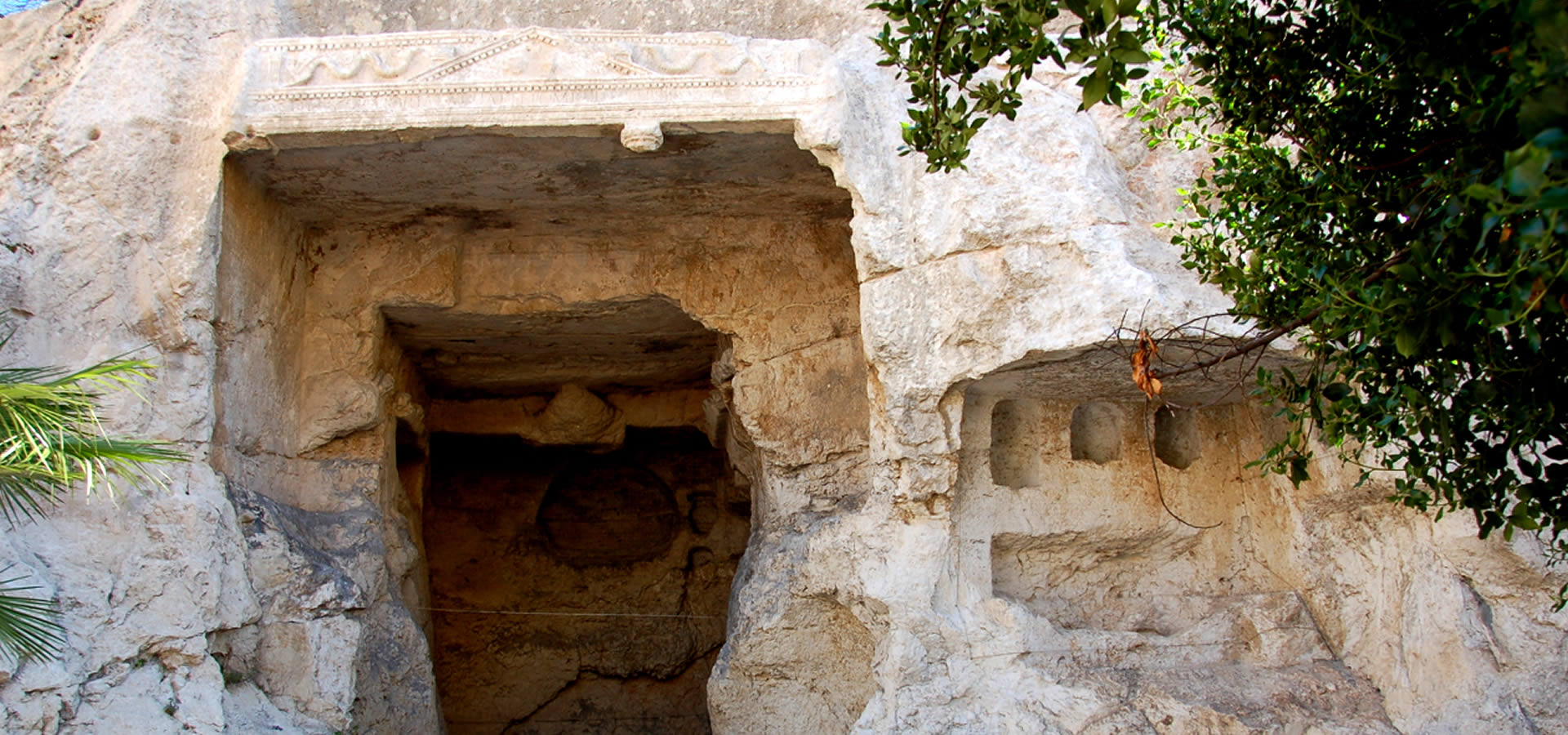 Grotta della Vipera