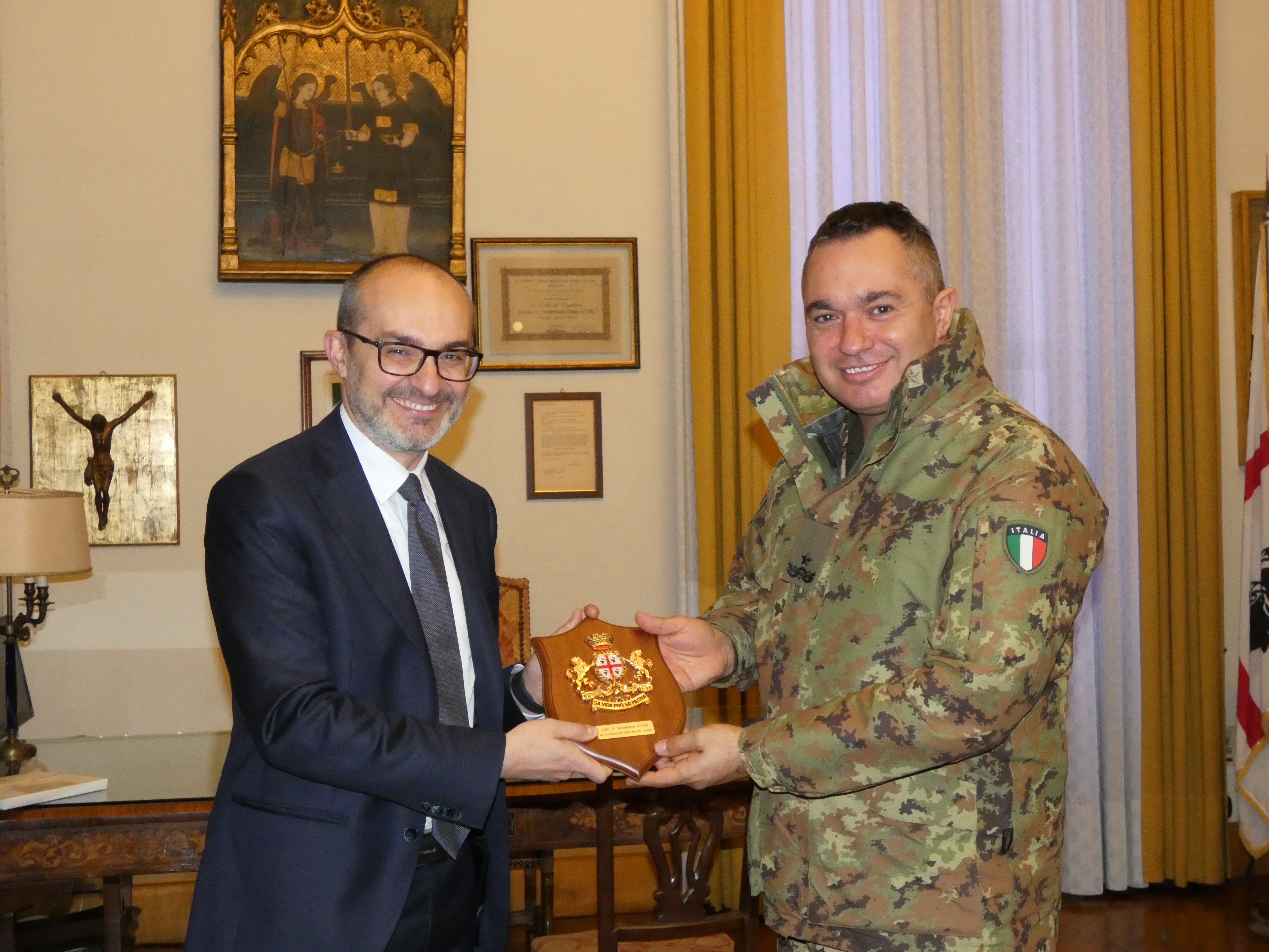 2023.02.28_Il sindaco Truzzu col generale Bossa