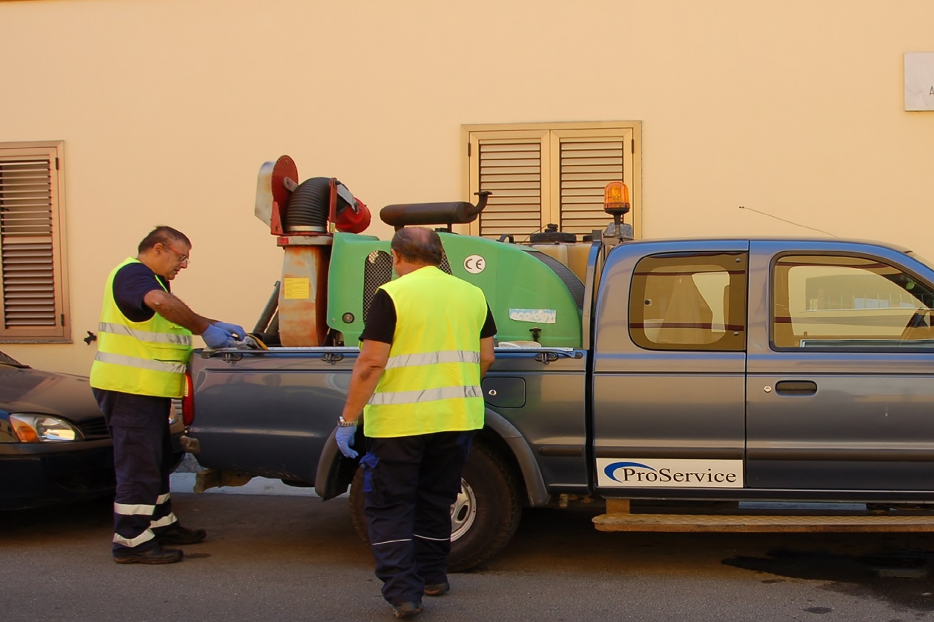 Cagliari - disinfestazione (foto d'archivio)