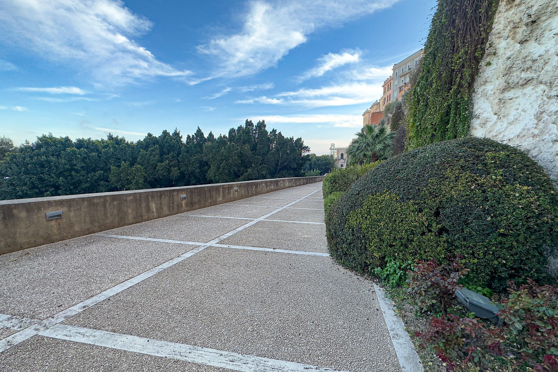 Cagliari - Giardino sotto le mura