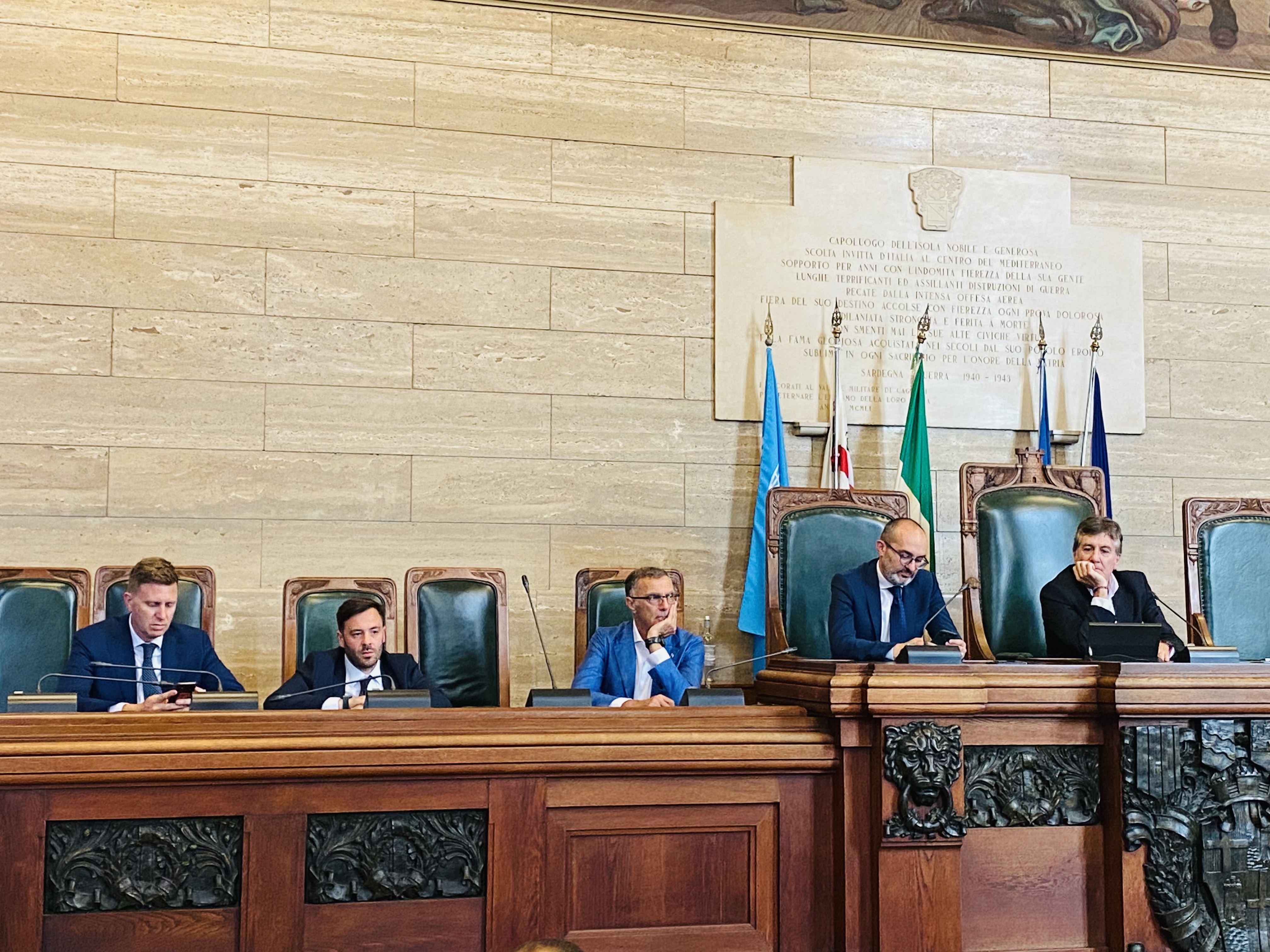 Il sindaco Truzzu con il presidente Tocco e Beppe Bergomi