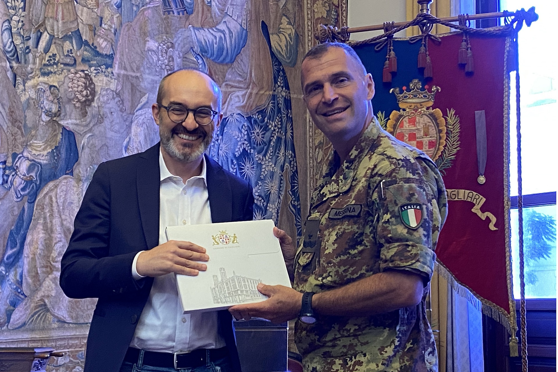 Cagliari - Il sindaco Truzzu con il generale Messina
