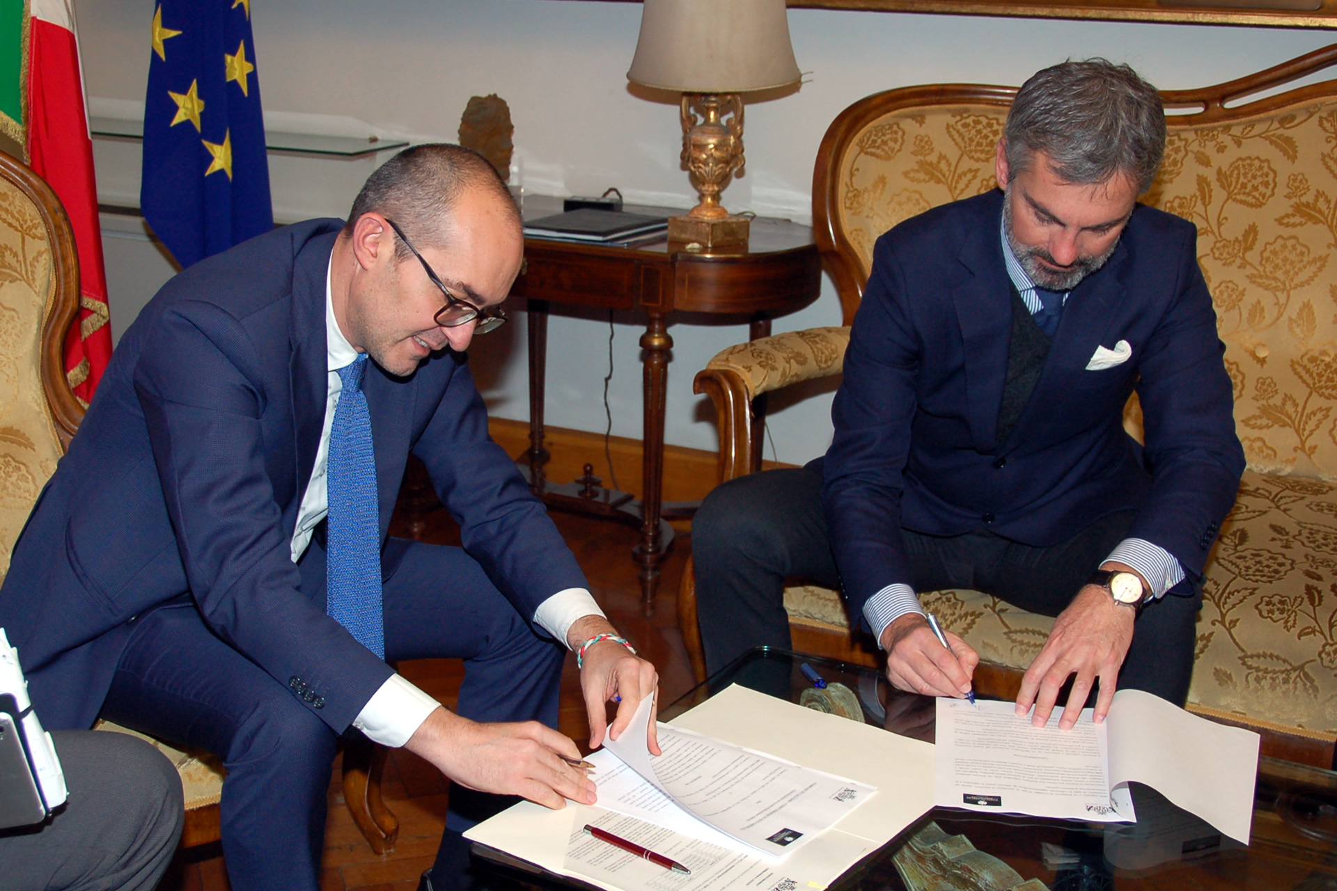 La firma della Convezione tra Comune di Cagliari e Confcommercio
