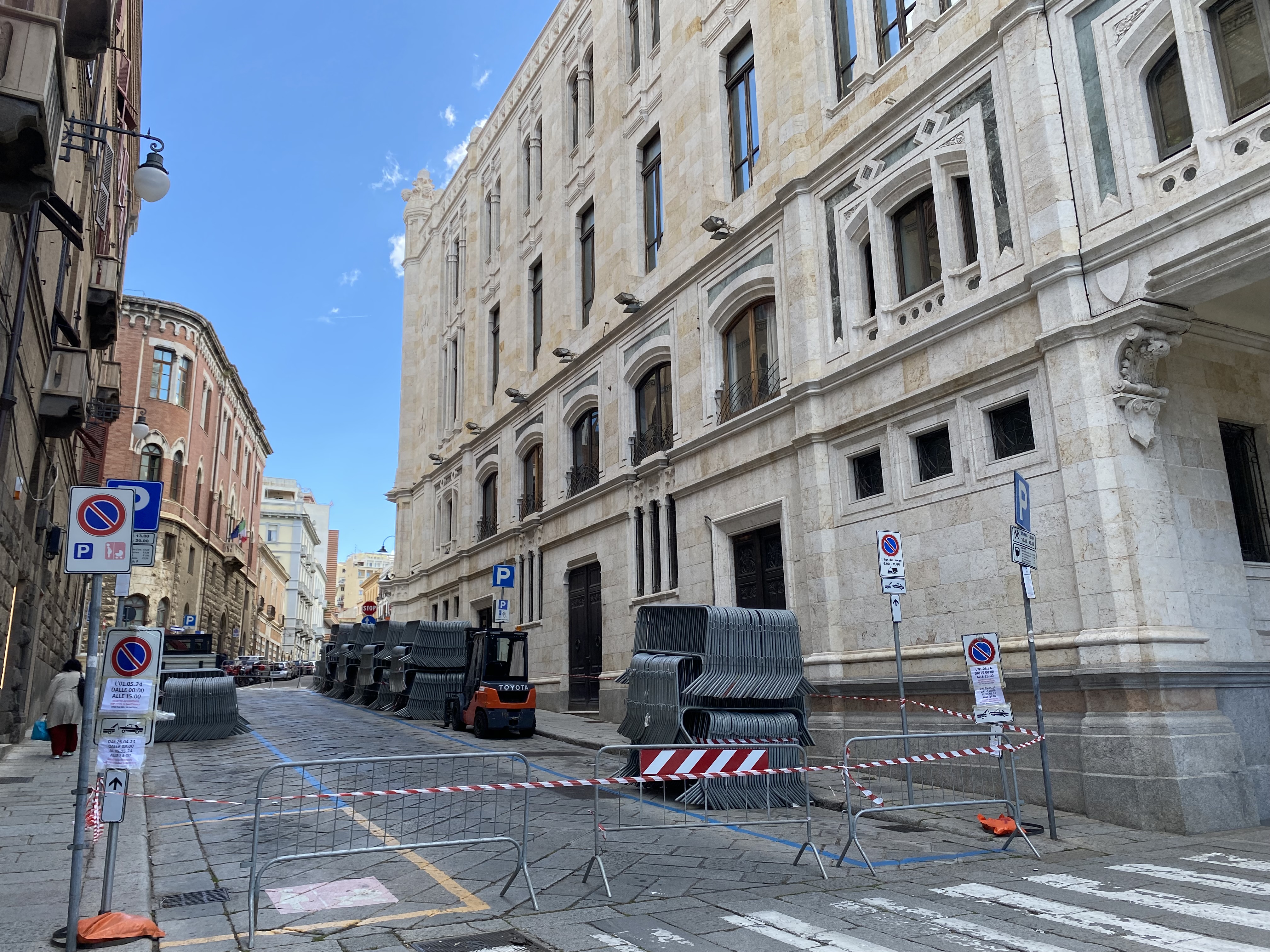 Cagliari - Chiusura temporanea tratto via Angioy