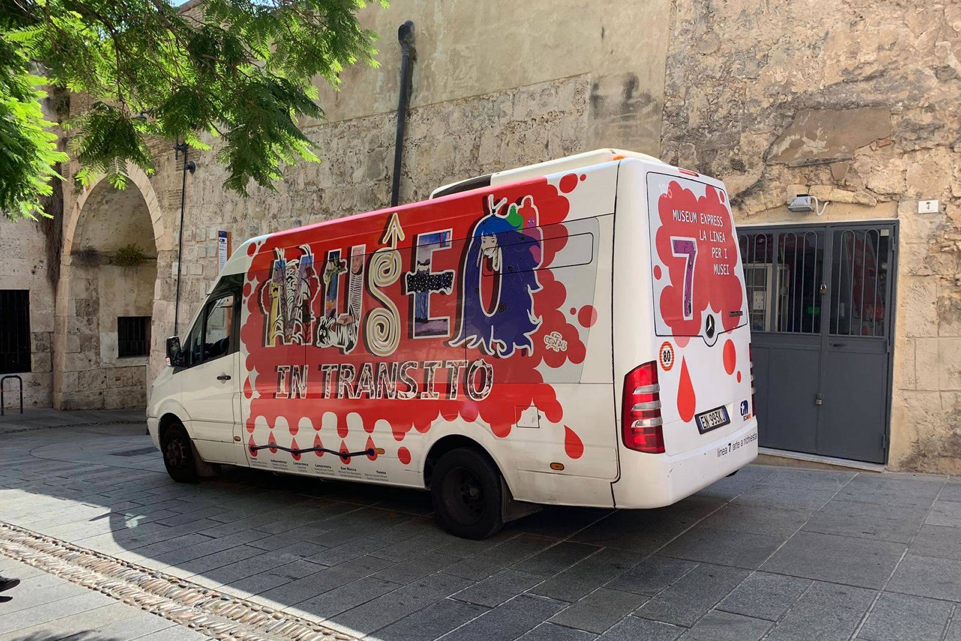 Museo in transito: linea 7 del bus Ctm con la livrea dell'iniziativa
