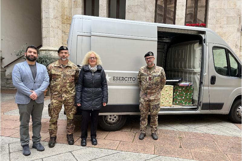 Cagliari - Consegna doni per i bambini del Libano