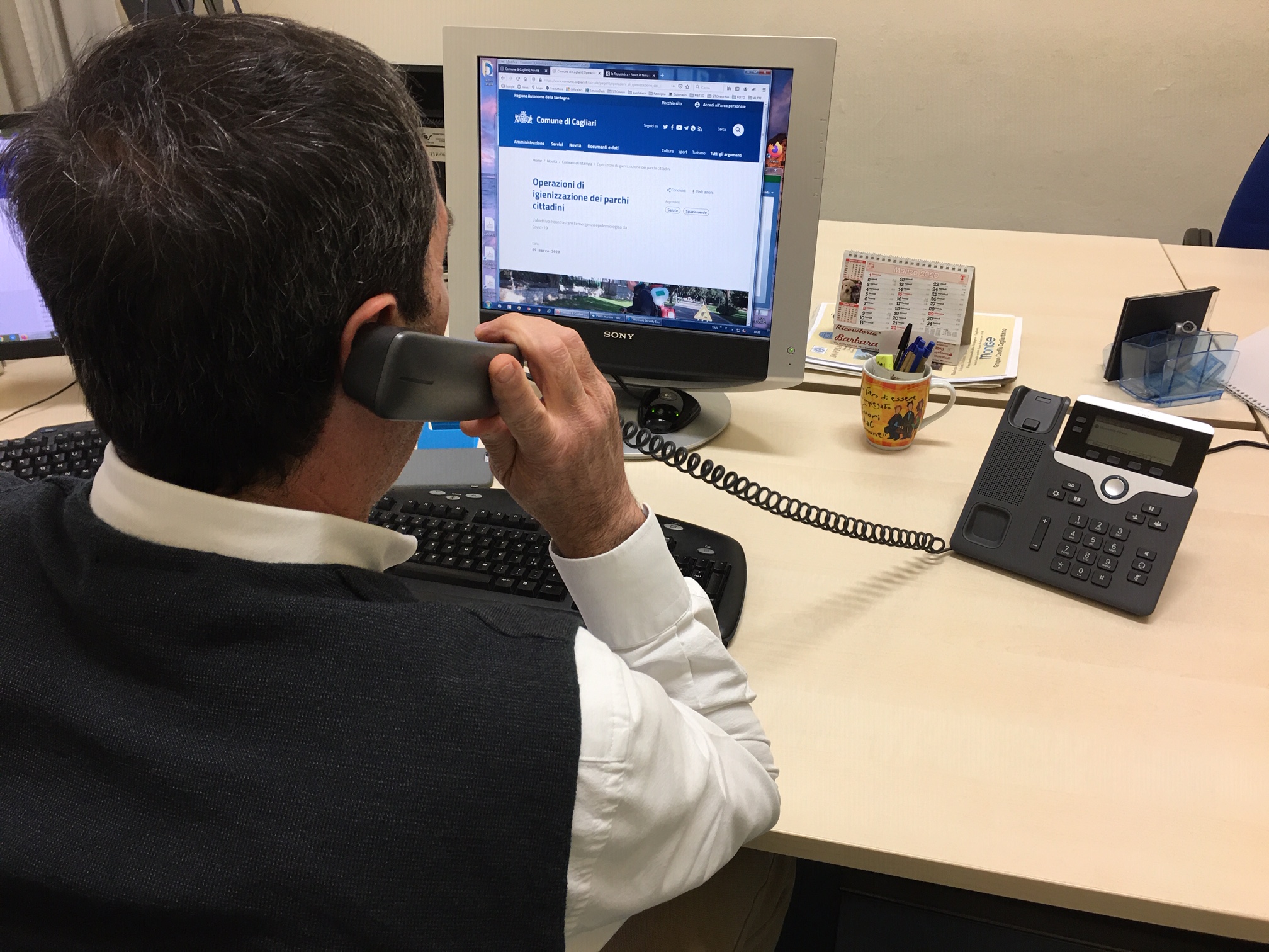 Operatore al telefono