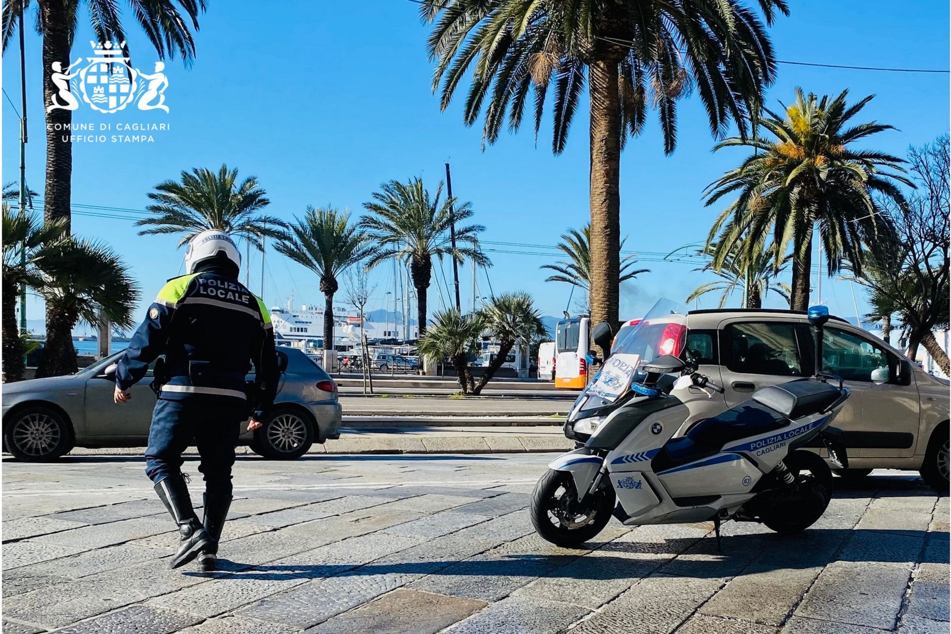 Polizia Locale Cagliari - controllo traffico (archivio)