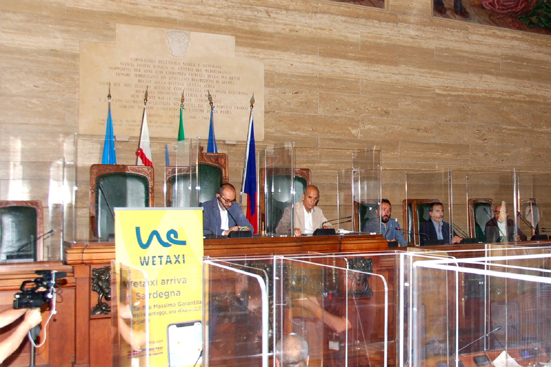 Presentazione app Wetaxi - sindaco Truzzu e assessore Mereu