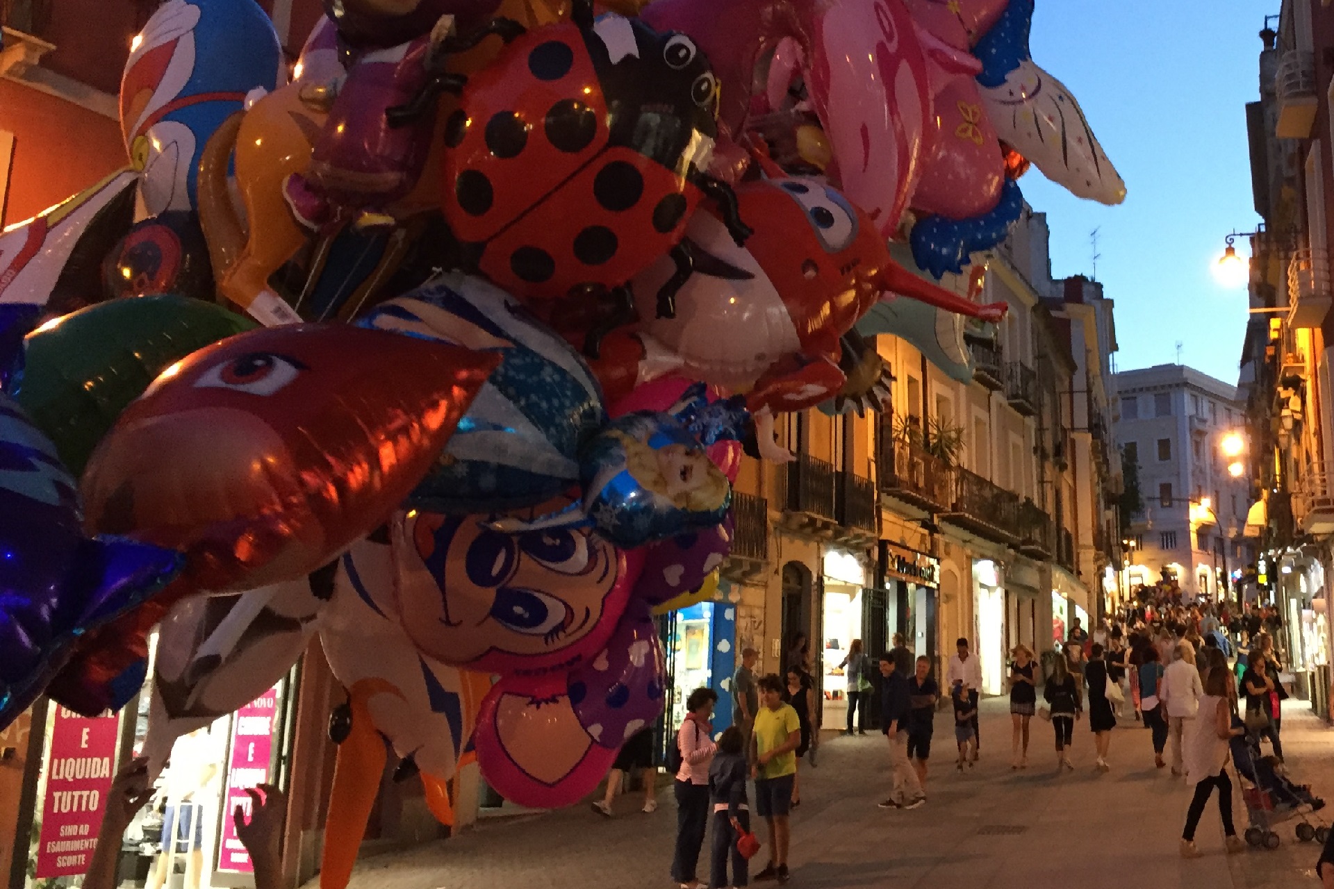Cagliari - shopping (archivio)