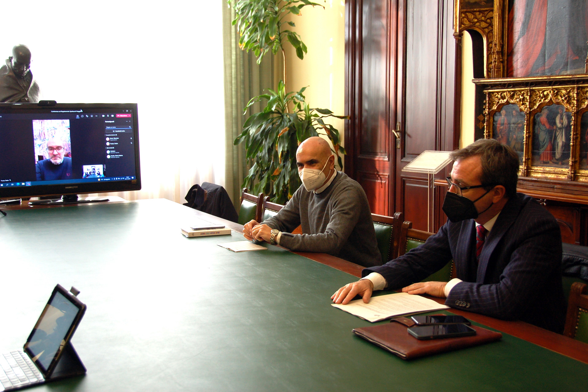 Il sindaco Truzzu, in collegamento video, e l'assessore Sorgia: il bando contributi per il commercio su aree pubbliche e spettacoli viaggianti
