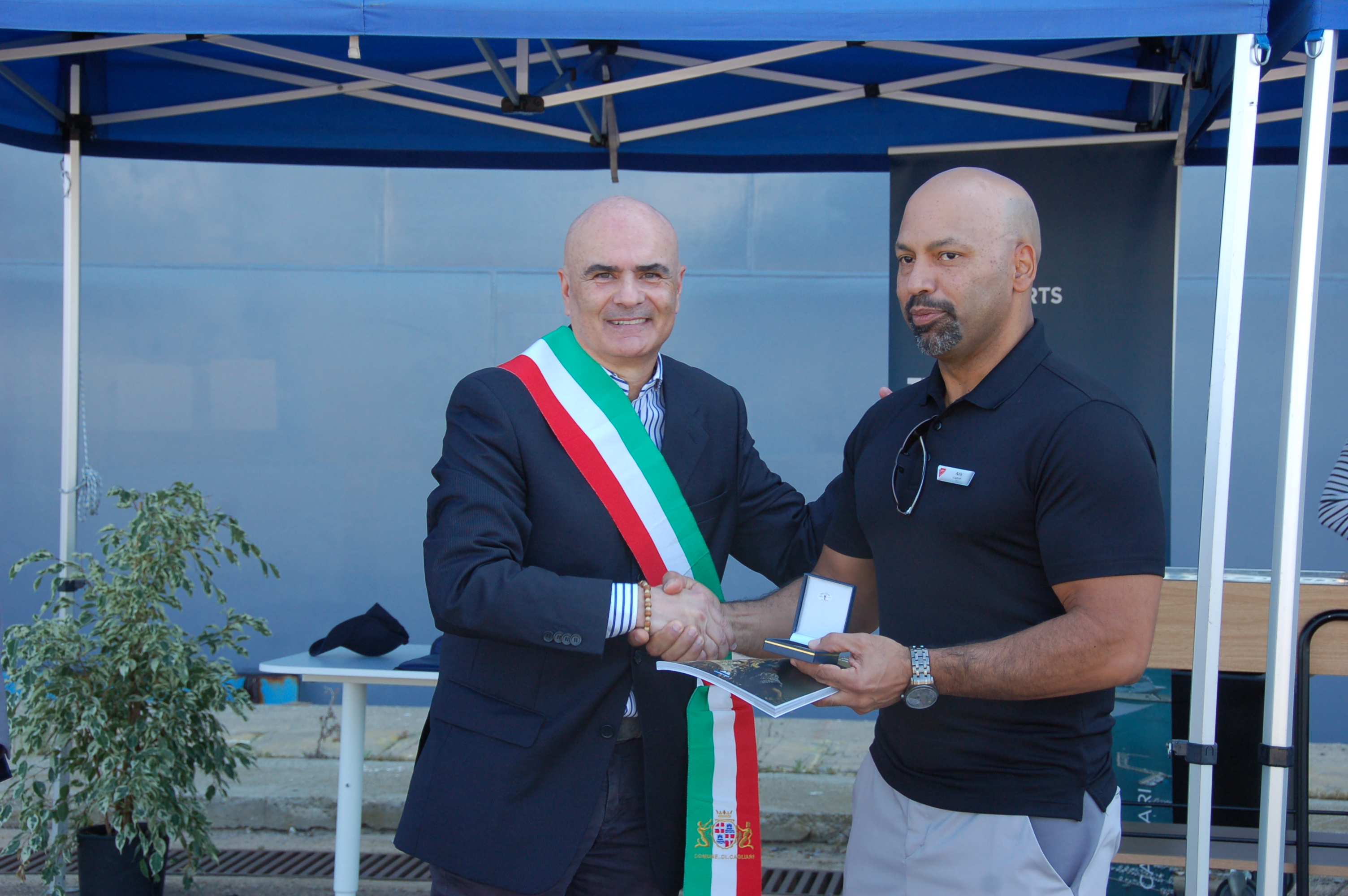 Assessore Sorgia e comandante  Valiant Lady