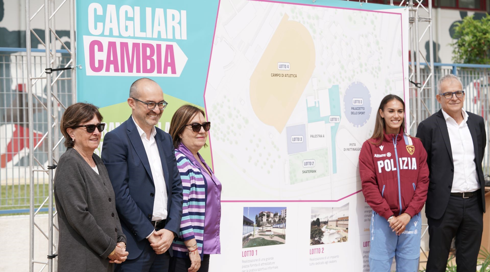 Il Sindaco tra le Assessore allo Sport e ai Lavori Pubblici;l'atleta Dalia Kaddari con Massimo Santoru