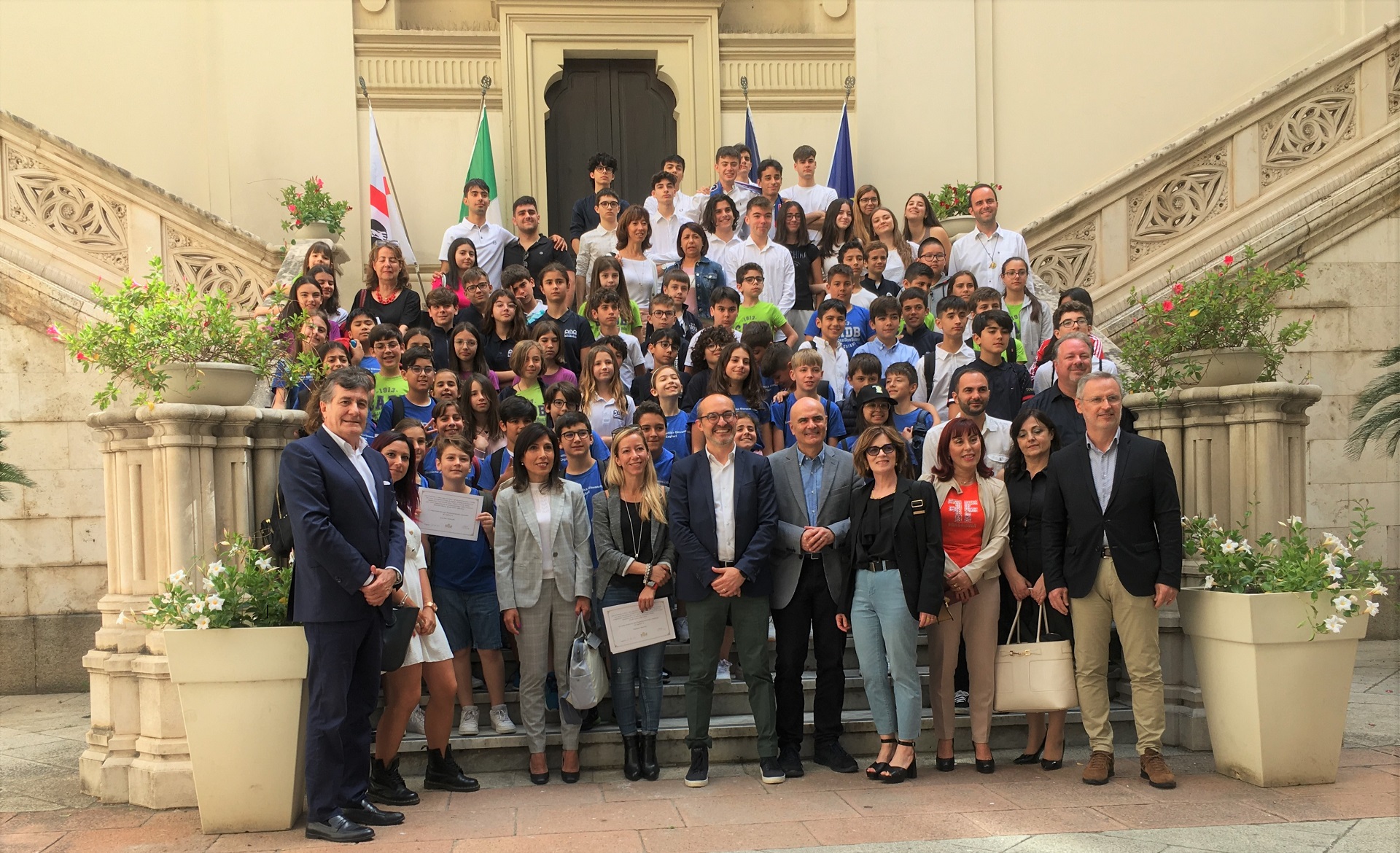 Foto di gruppo in Municipio