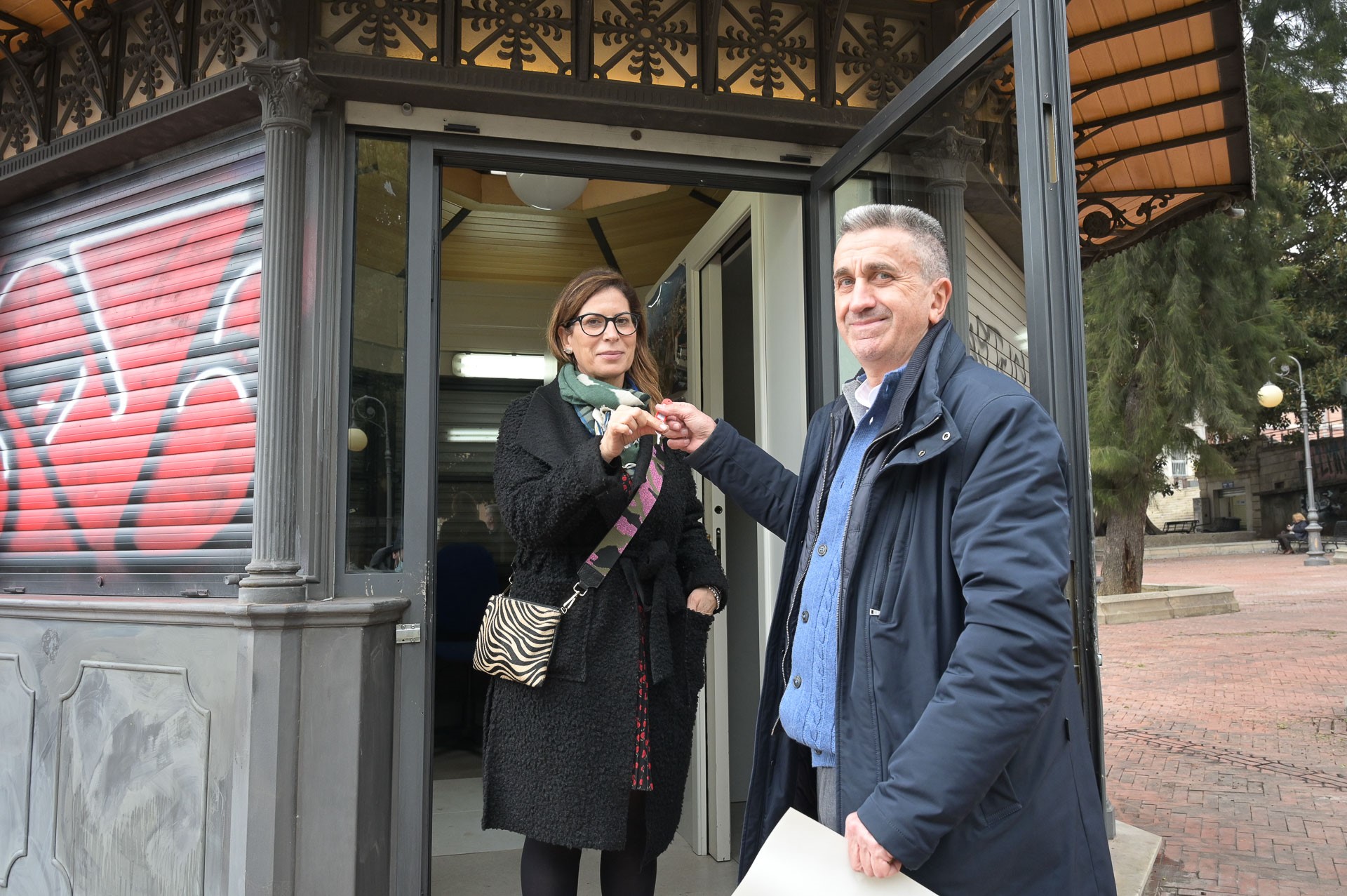 Consegna delle chiavi del chiosco di piazza Ingrao