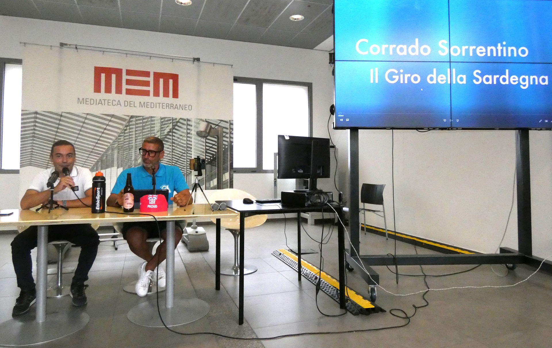 Giro a nuoto della Sardegna.JPG