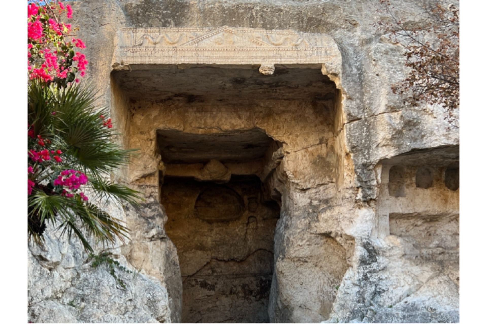 La Grotta della Vipera