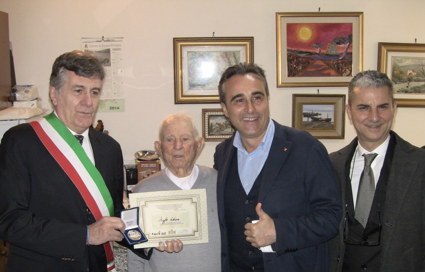 Il centenario Angelo Lobina
