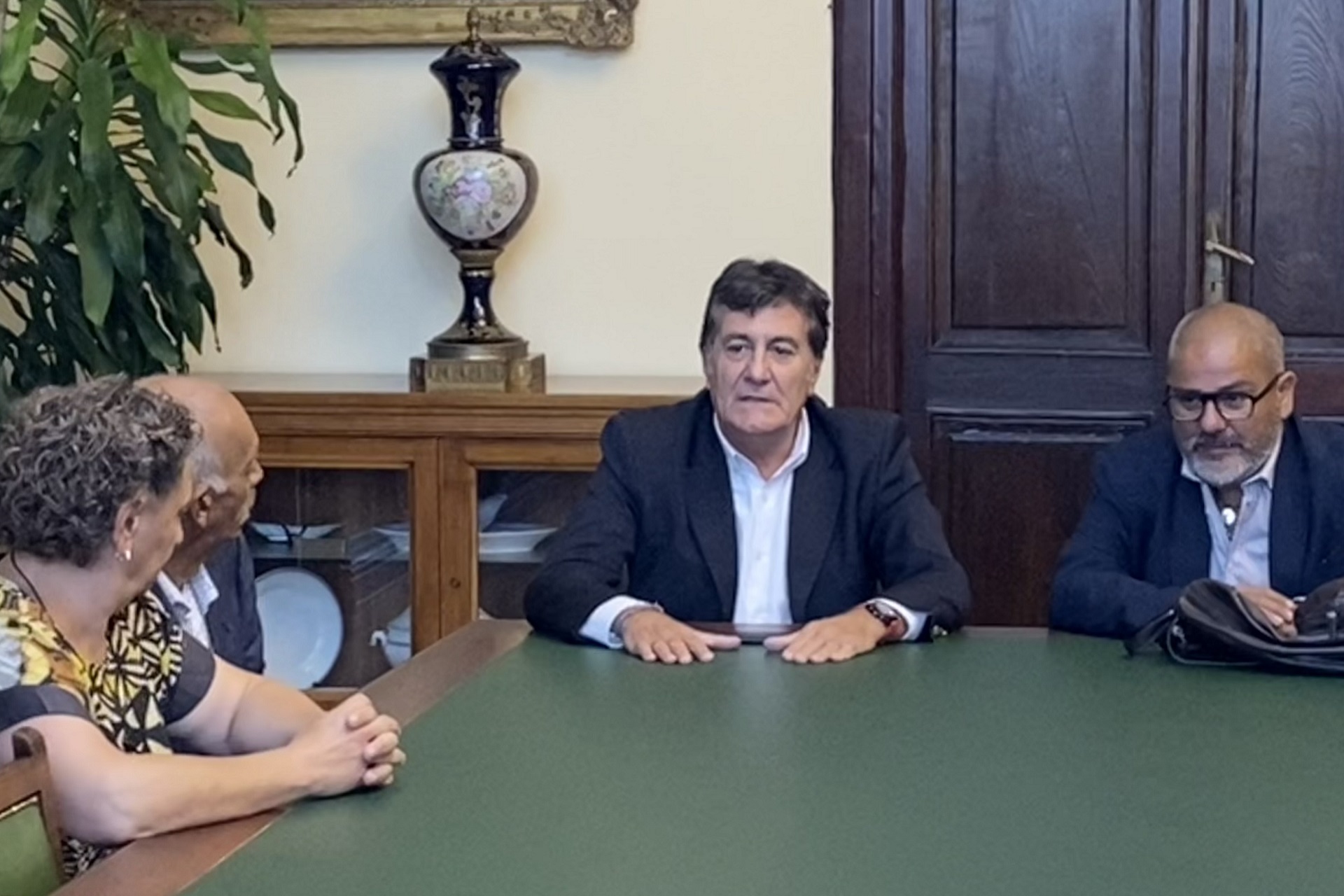Un momento dell'incontro tra Edoardo Tocco e le associazioni cilene