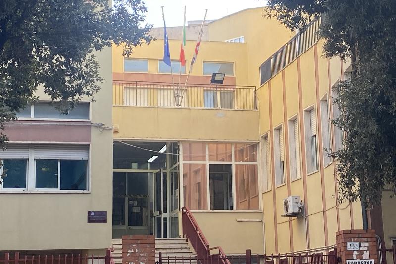 Cagliari - ingresso Liceo Siotto (archivio)