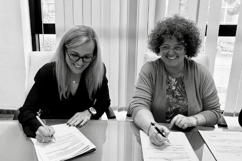 Luisa Giua Marassi e Patrizia Di Rupo alla firma del Protocollo d'intesa