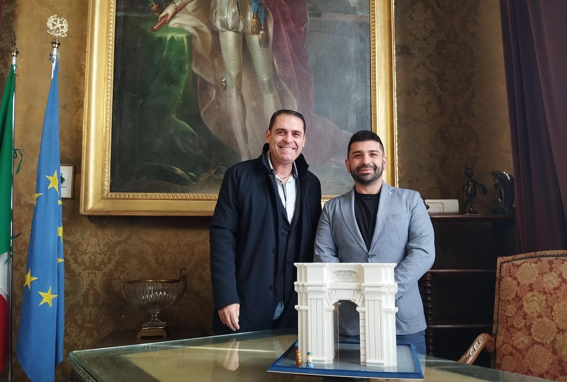 Marco Benucci, Maurizio Lampis e la riproduzione di Porta Cristina in Lego a Palazzo Bacaredda