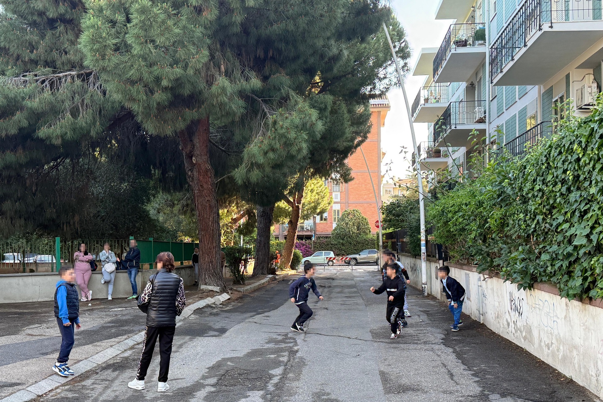 La strada scolastica in via dei Partigiani