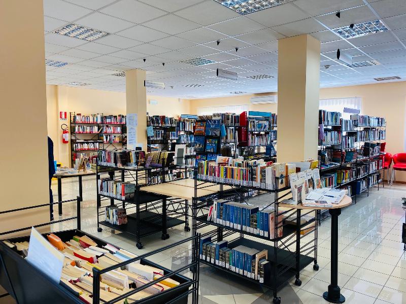 Biblioteca comunale (archivio)